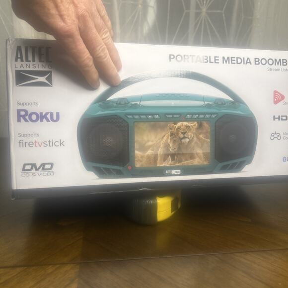 Portable TV Game Music w More Box Supports 8 Types Media Altec Lansing New - Picture 11 of 11